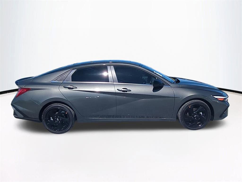 New 2026 Hyundai Elantra SEL Sport image 4