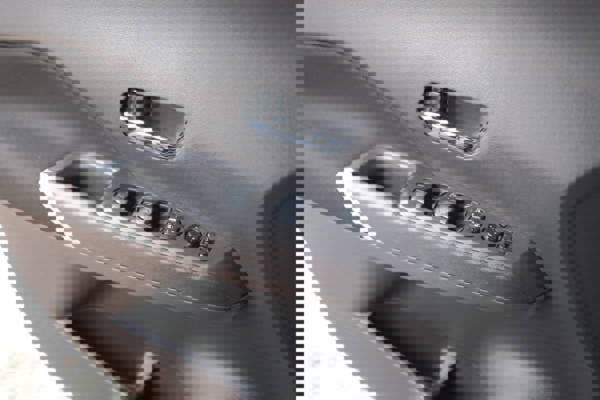 Used 2022 Nissan Kicks SV image 11