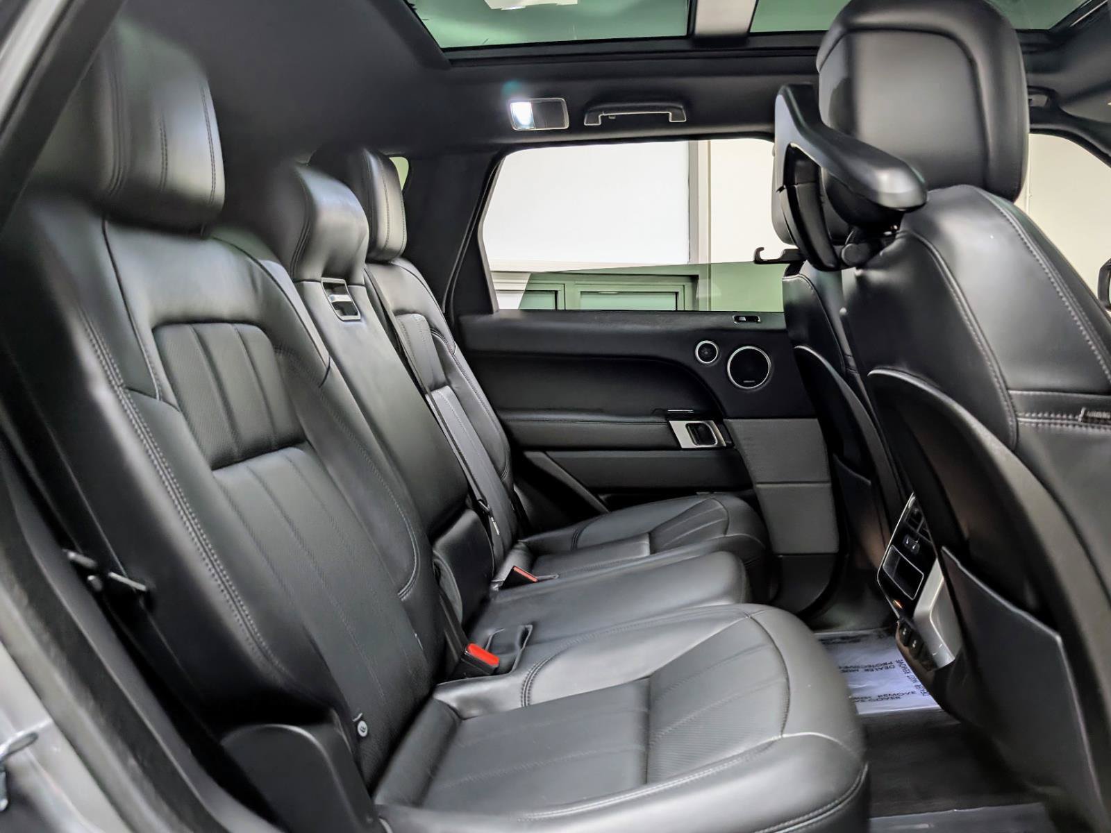 Used 2018 Land Rover Range Rover Sport HSE AWD/4WD image 21