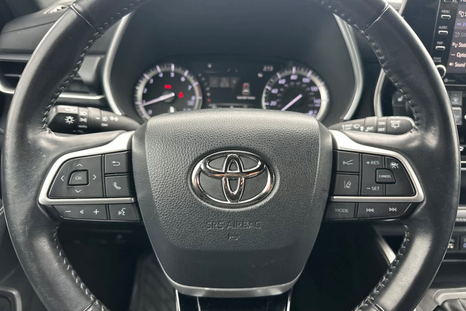 Used 2022 Toyota Highlander XSE AWD/4WD image 26