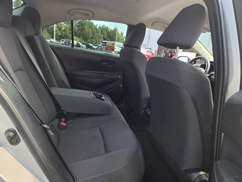 Used 2025 Toyota Corolla LE FWD image 14