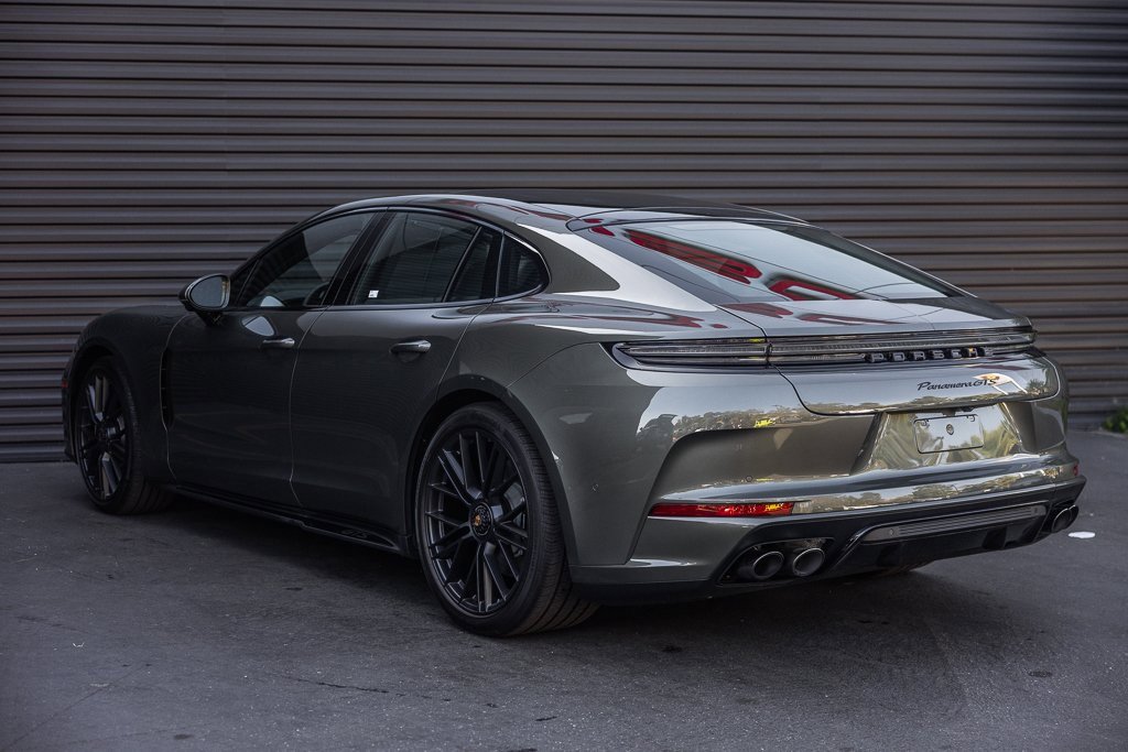 Certified 2025 Porsche Panamera GTS image 3