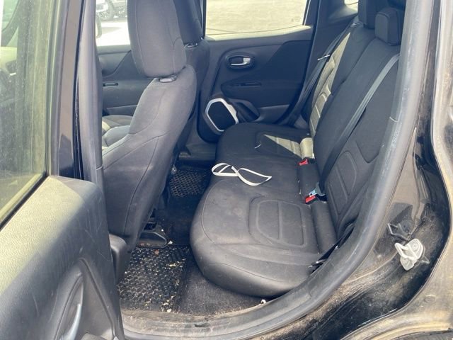 Used 2018 Jeep Renegade Latitude w/ Cold Weather Group image 13