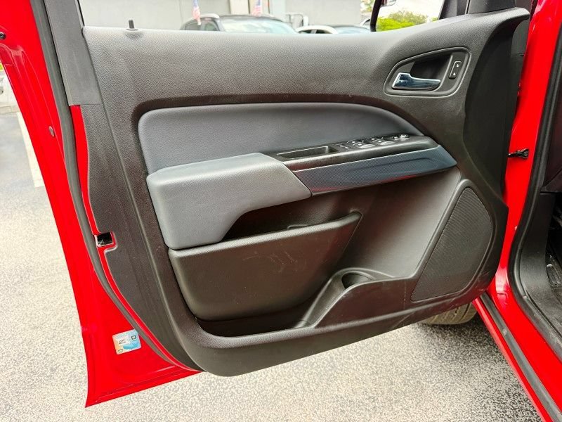 Used 2017 Chevrolet Colorado Z71 RWD image 30