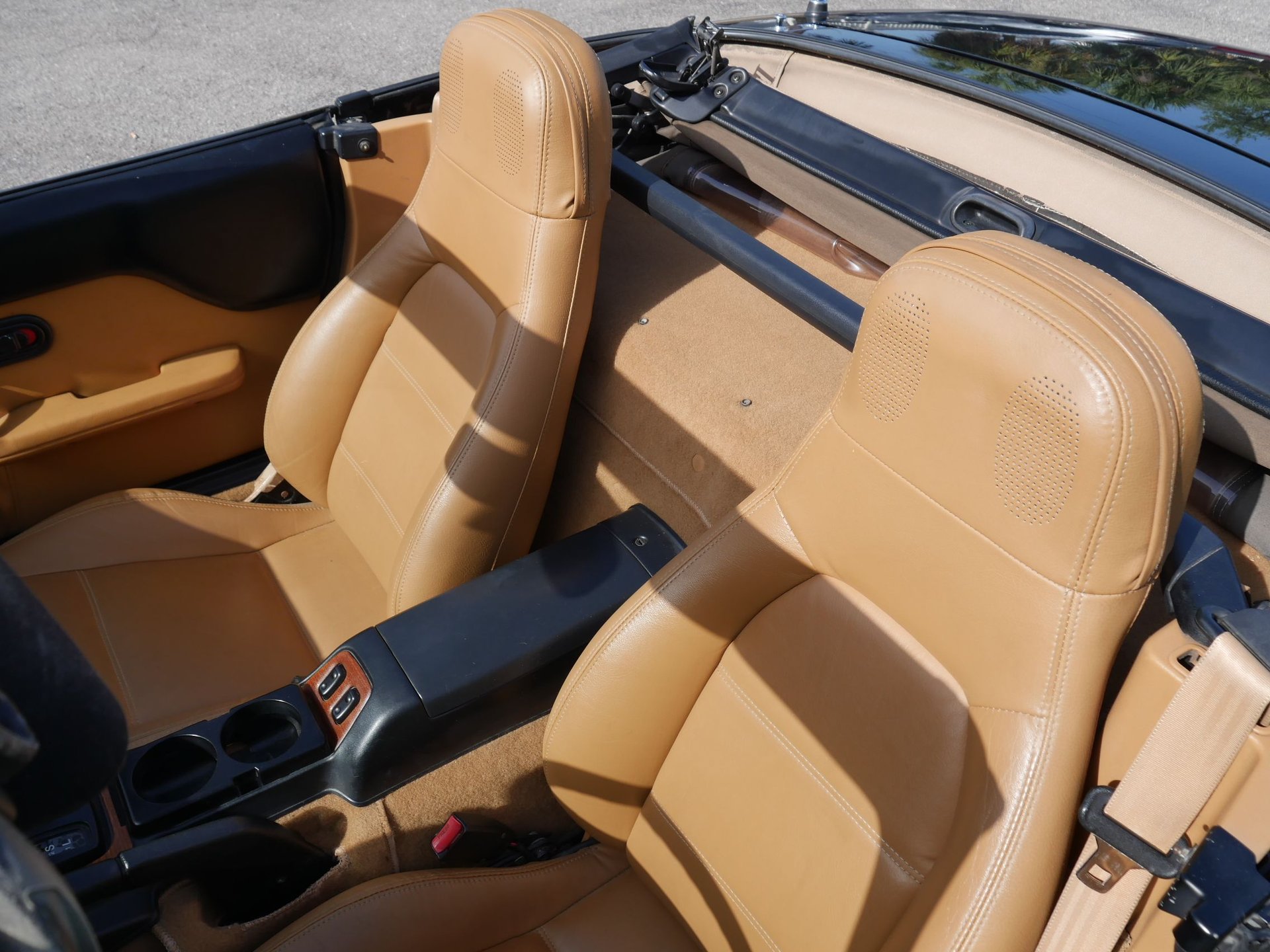 Used 1997 MAZDA MX-5 Miata RWD image 49