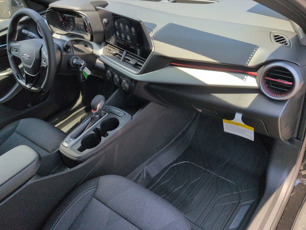 New 2026 Chevrolet Trax RS w/ Sunroof Package FWD image 24