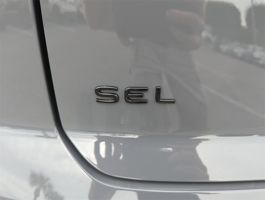 New 2026 Volkswagen Atlas Cross Sport SEL R-Line image 18