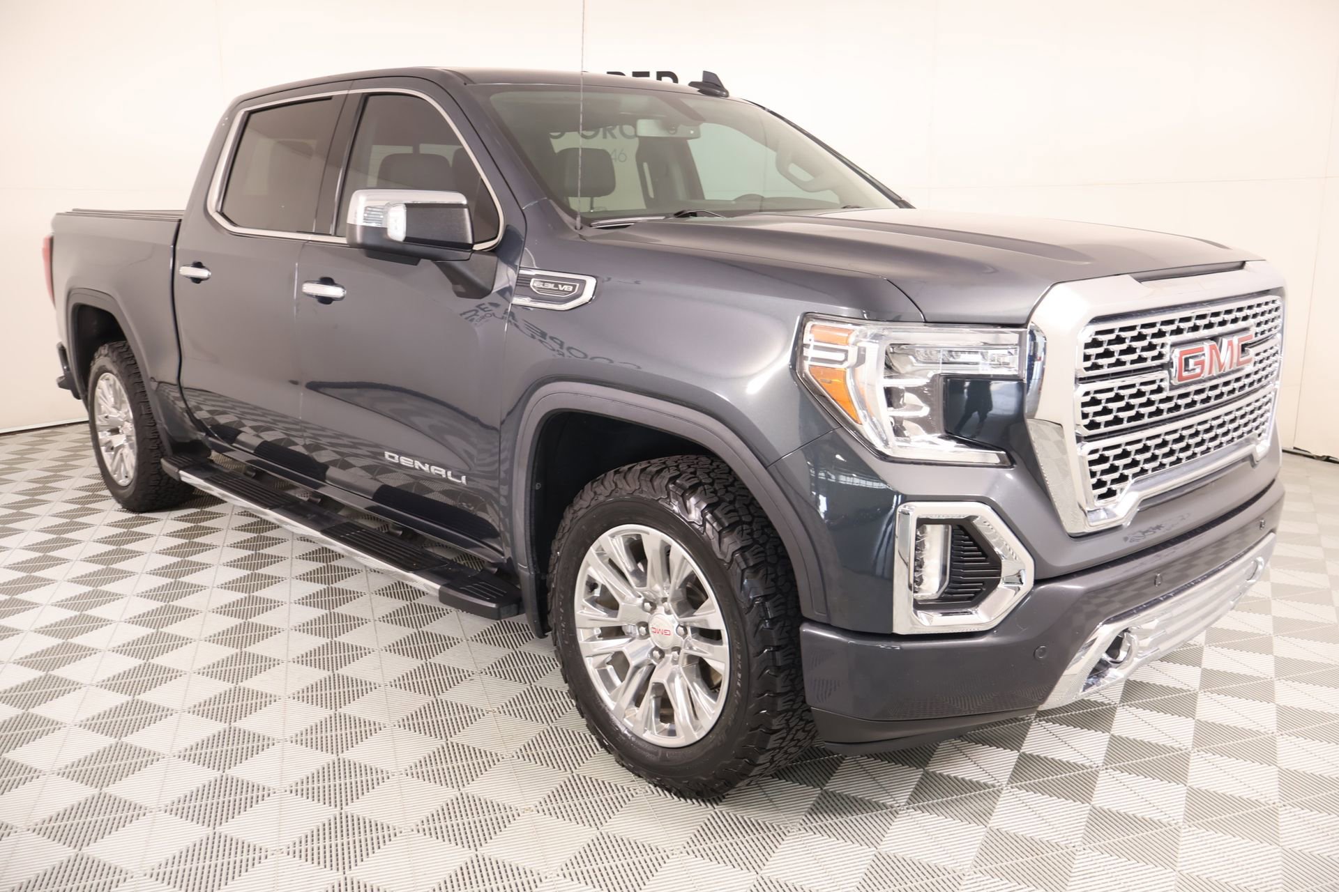 Used 2021 GMC Sierra 1500 Denali AWD/4WD image 1