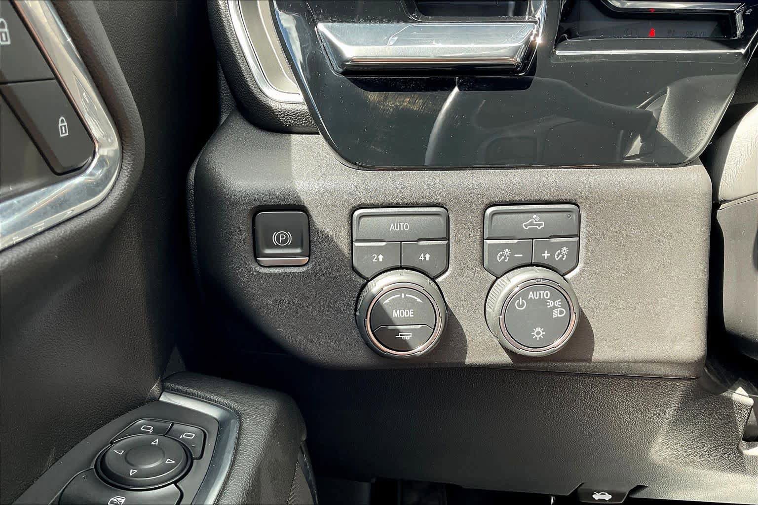 Certified 2023 Chevrolet Silverado 1500 LT AWD/4WD image 29