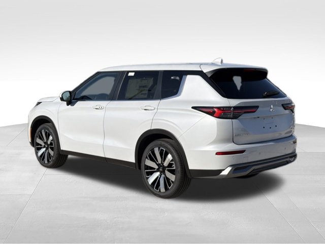 New 2026 Mitsubishi Outlander SE FWD image 3