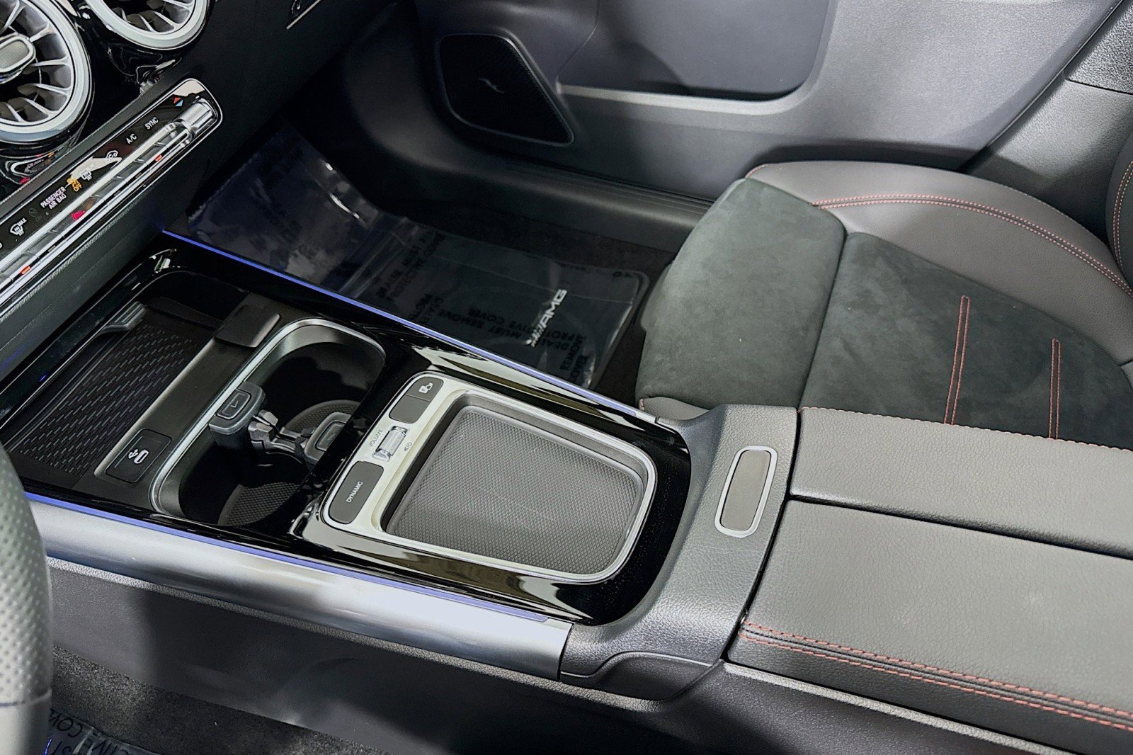 New 2025 Mercedes-Benz GLA 35 AMG 4MATIC image 5