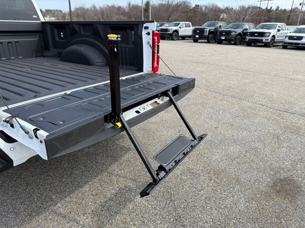 New 2026 Ford F350 Lariat w/ Black Appearance Package image 24
