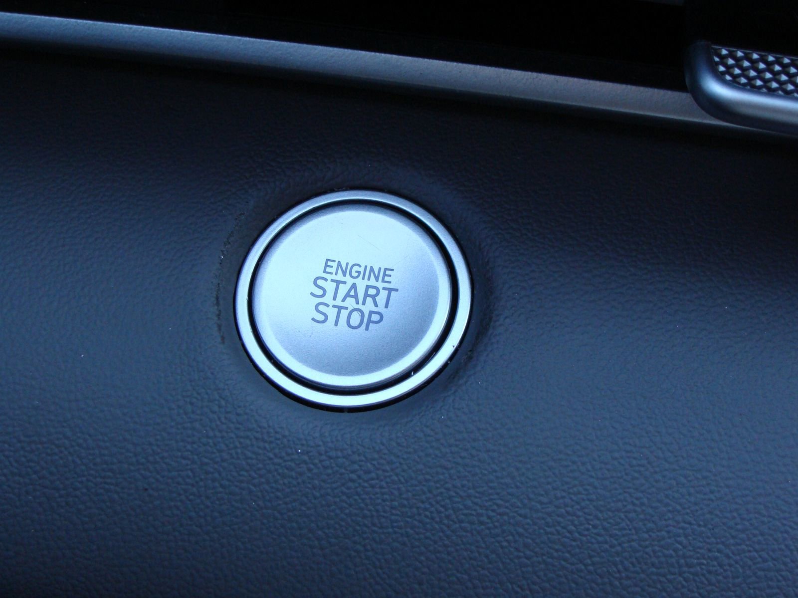 Used 2023 Hyundai Elantra SEL w/ Preferred Accessory Package image 22