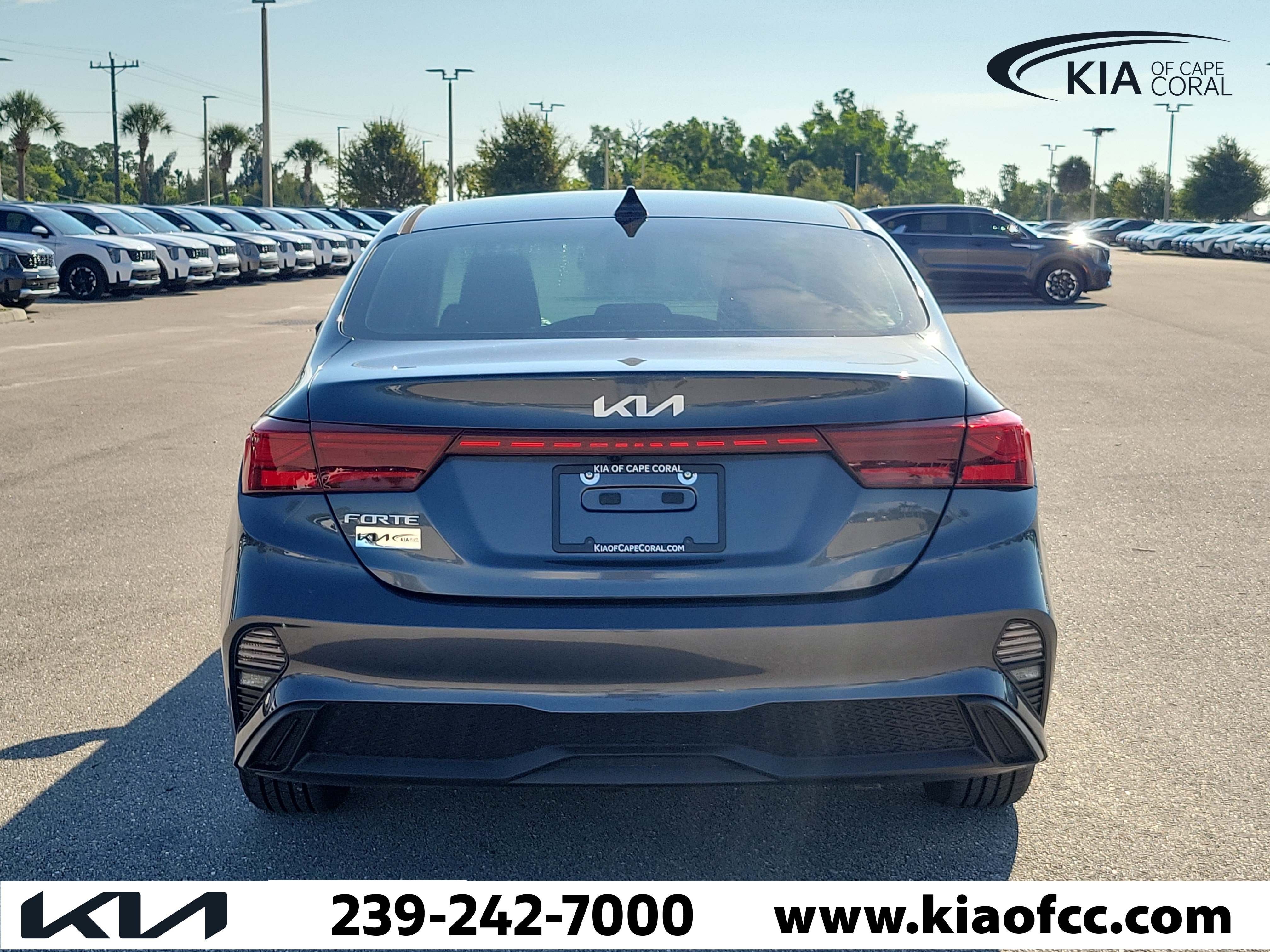 Certified 2022 Kia Forte LXS w/ LXS Technology Package FWD image 5