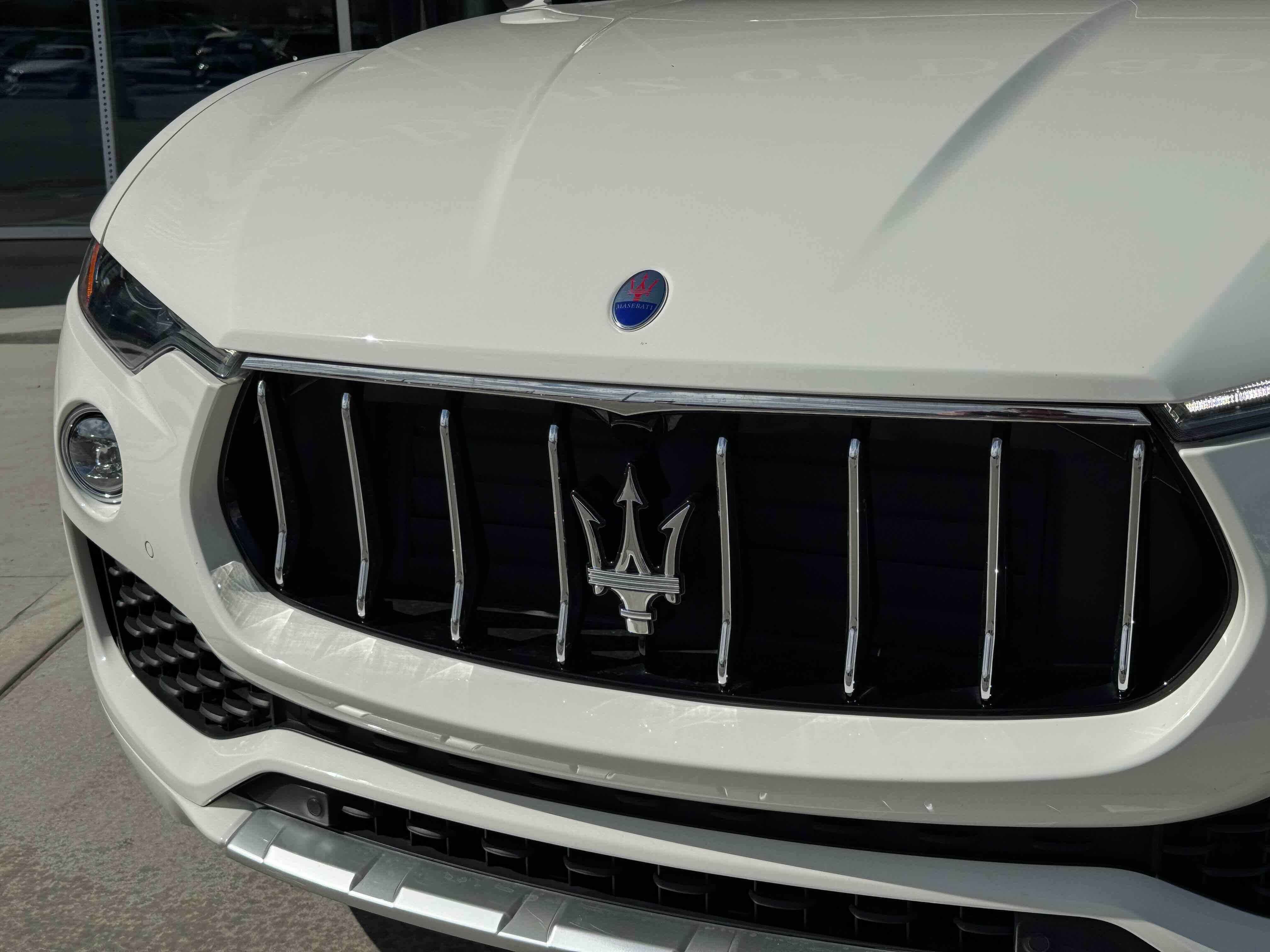 Used 2018 Maserati Levante GranLusso image 12