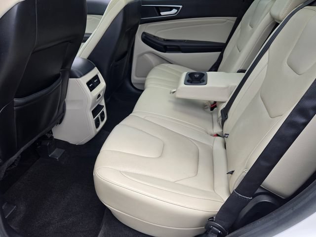 Used 2018 Ford Edge Titanium w/ Equipment Group 302A FWD image 11