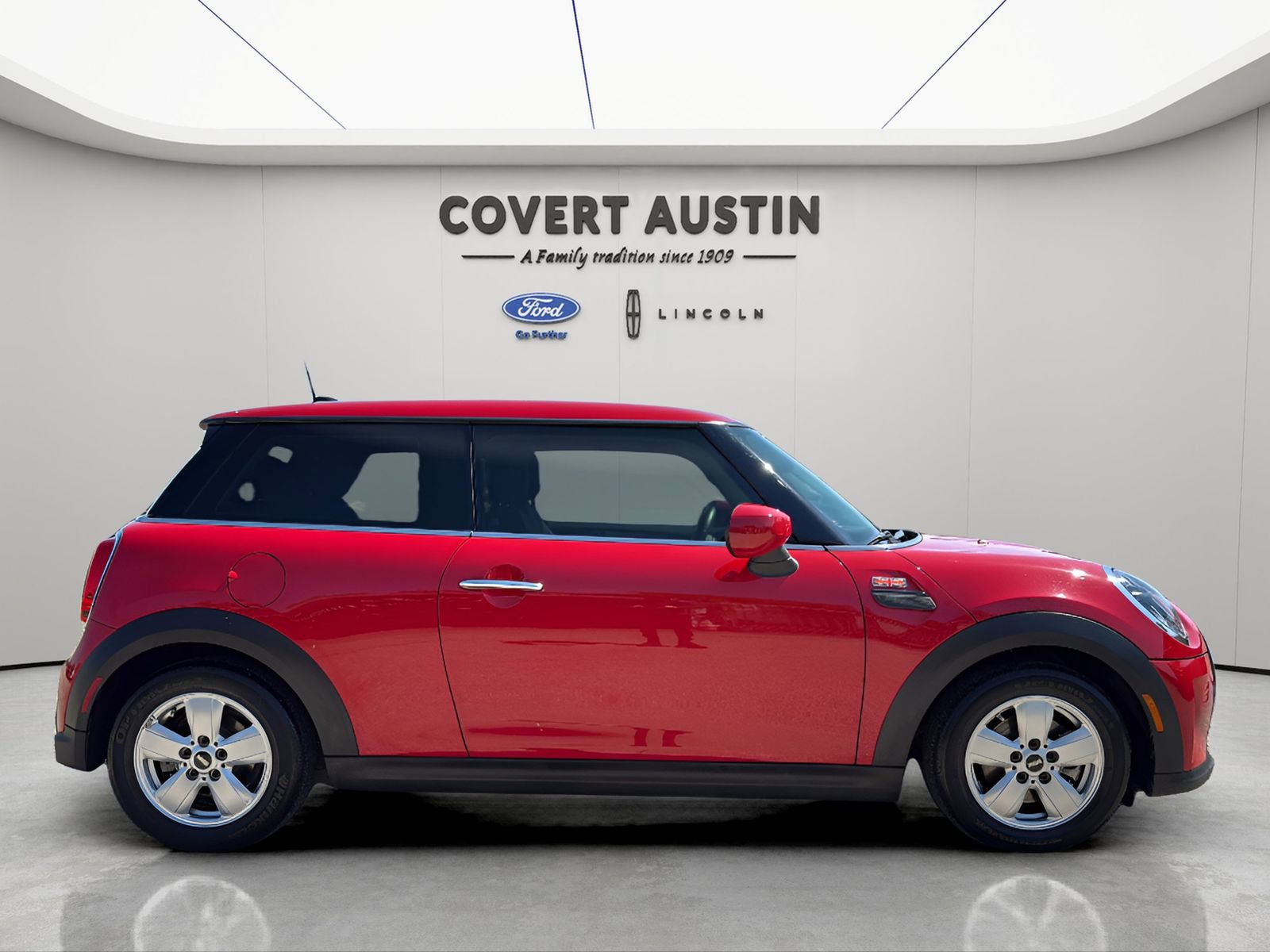 Used 2024 MINI Cooper 2-Door Hardtop FWD image 6