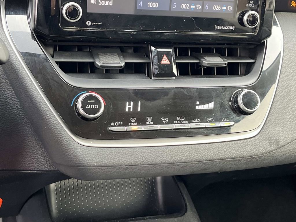 Used 2022 Toyota Corolla LE image 27