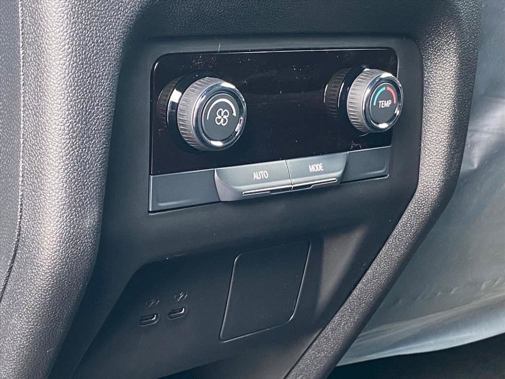 New 2026 Chevrolet Traverse LT w/ LPO, Floor Liner Package image 20