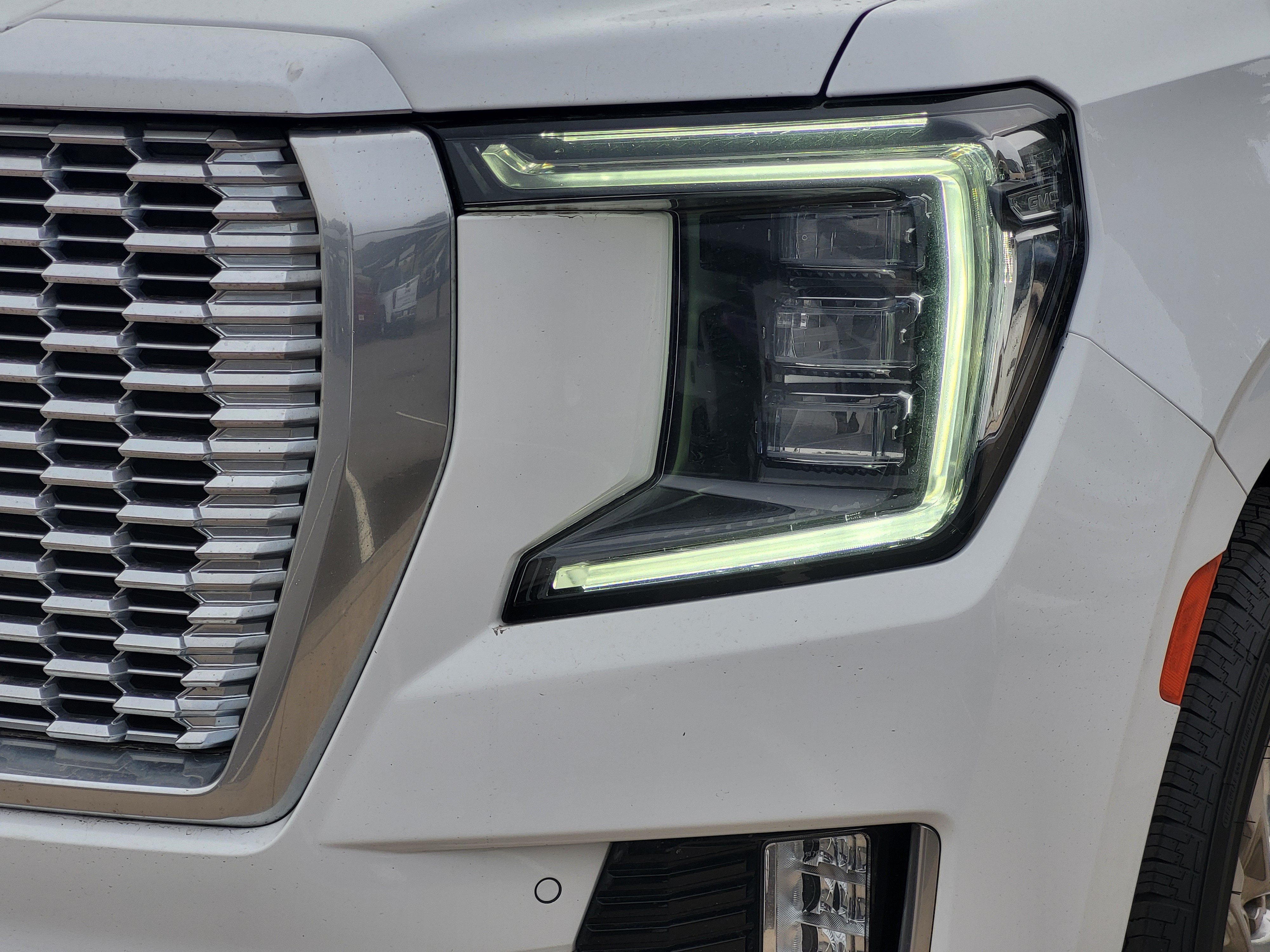 Certified 2024 GMC Yukon XL Denali AWD/4WD image 8