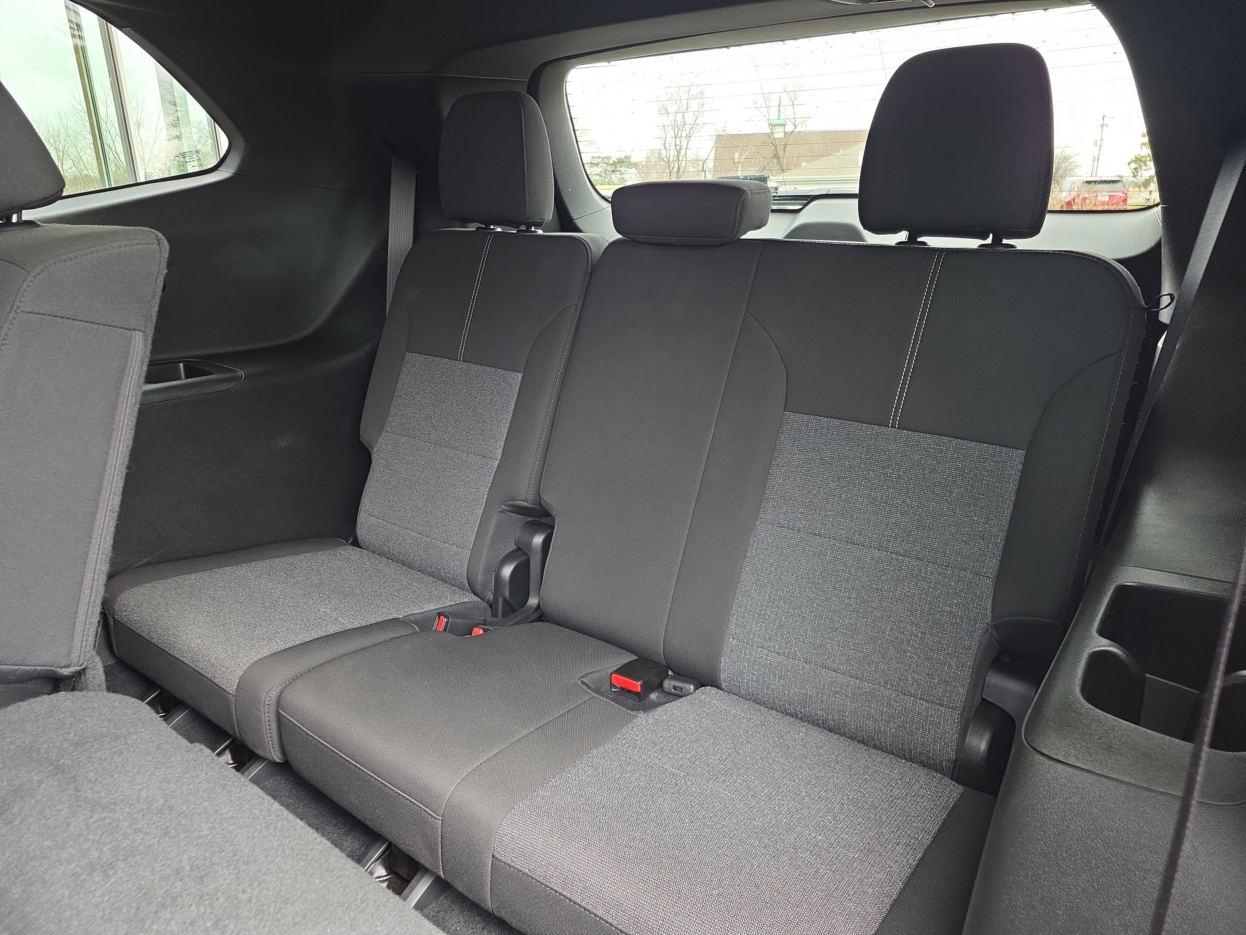 Used 2025 GMC Acadia Elevation image 39