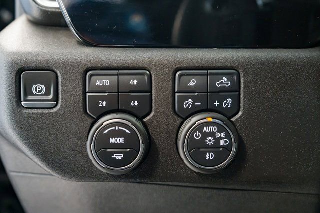 Used 2025 Chevrolet Silverado 1500 High Country w/ Midnight Edition image 22