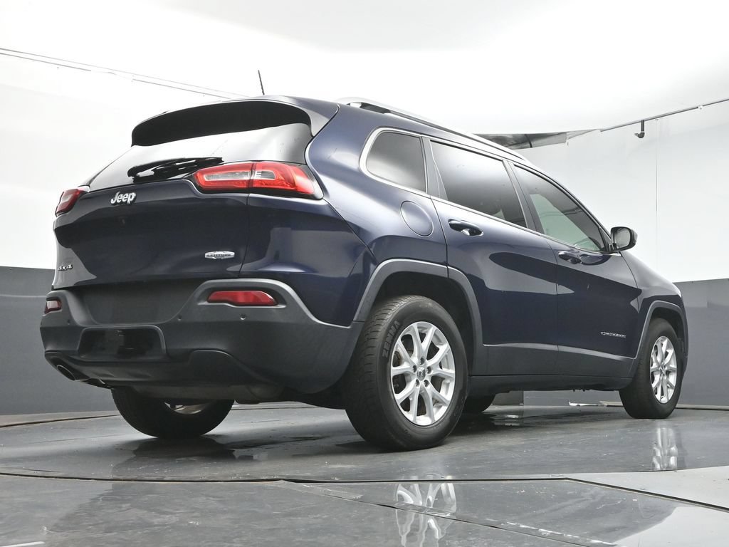 Used 2016 Jeep Cherokee Latitude w/ Safety/Convenience Group AWD/4WD image 20