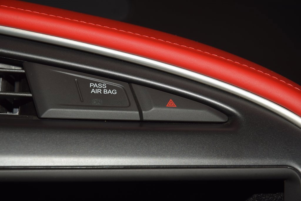 Used 2015 Chevrolet Corvette Z06 w/ 3LZ Preferred Equipment Group image 37