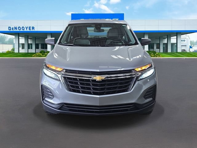 Used 2024 Chevrolet Equinox LS w/ Driver Confidence II Package AWD/4WD image 2
