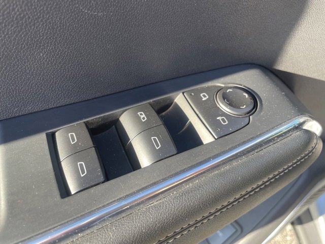 Used 2025 GMC Acadia Elevation image 10