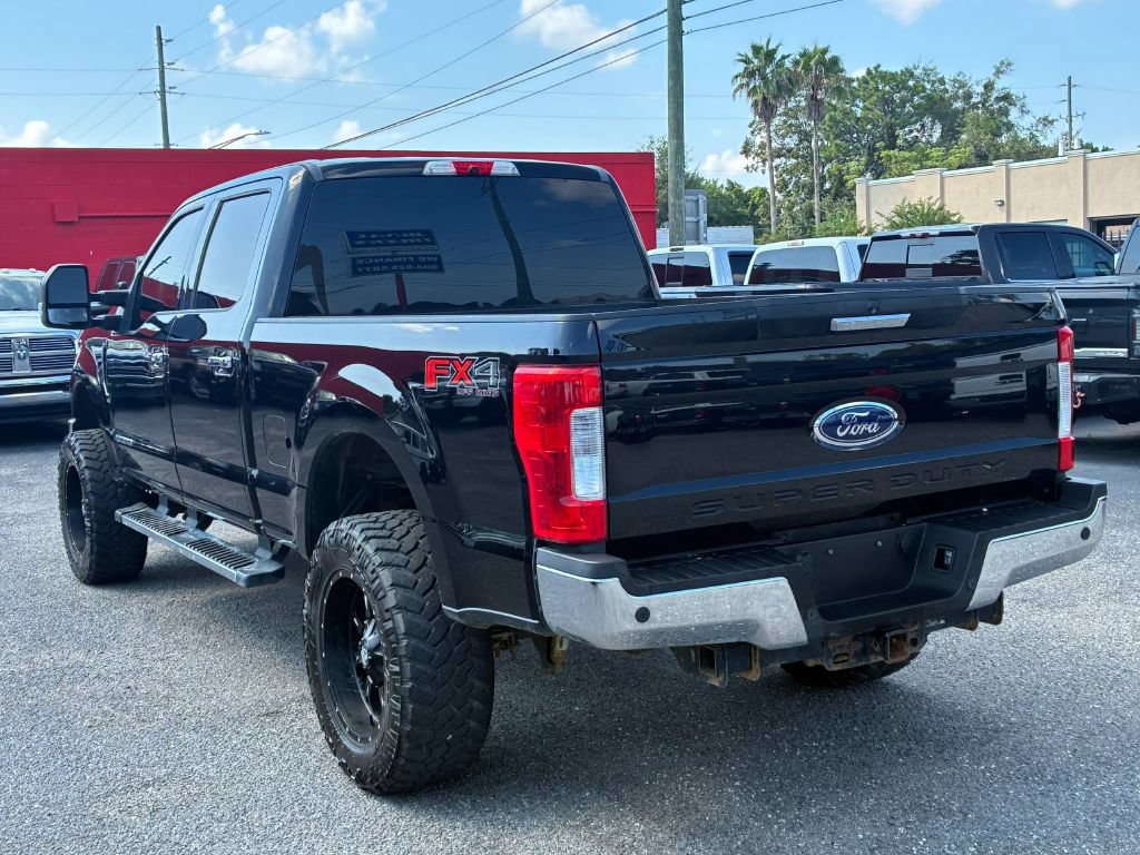 Used 2017 Ford F250 XLT w/ XLT Premium Package AWD/4WD image 4