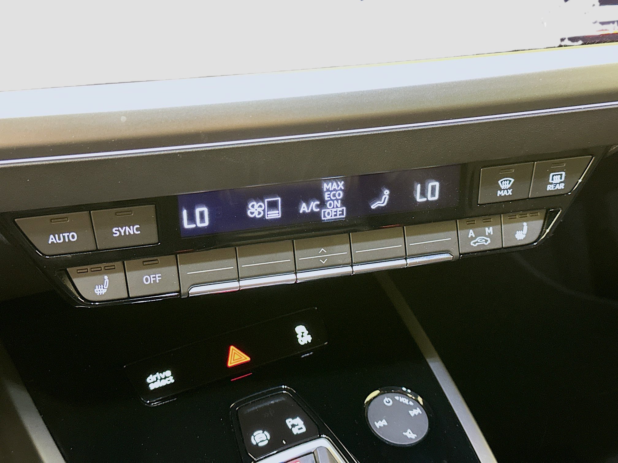 Used 2024 Audi Q4 e-tron Premium w/ Convenience Package AWD/4WD image 23