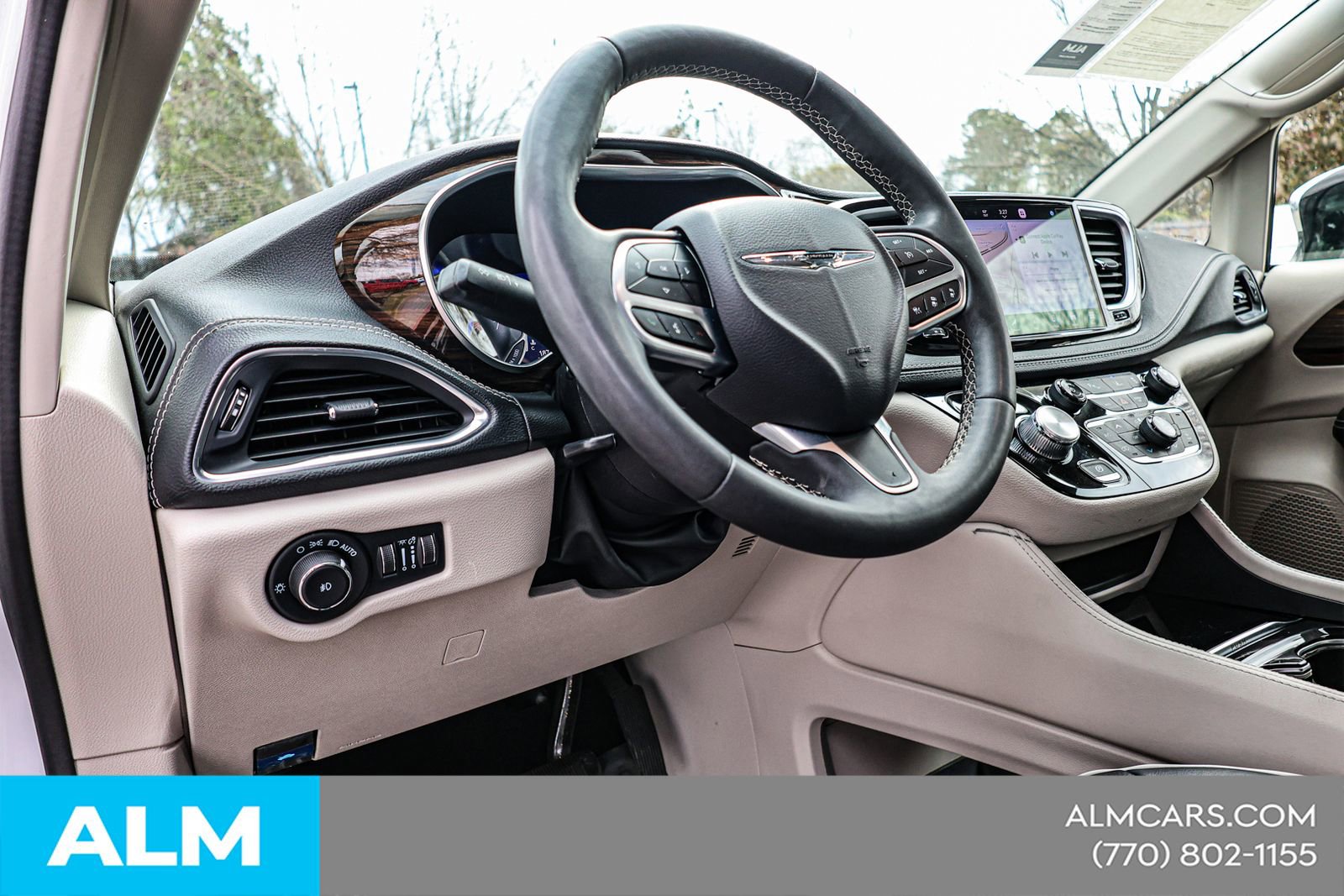 Used 2023 Chrysler Pacifica Limited image 23