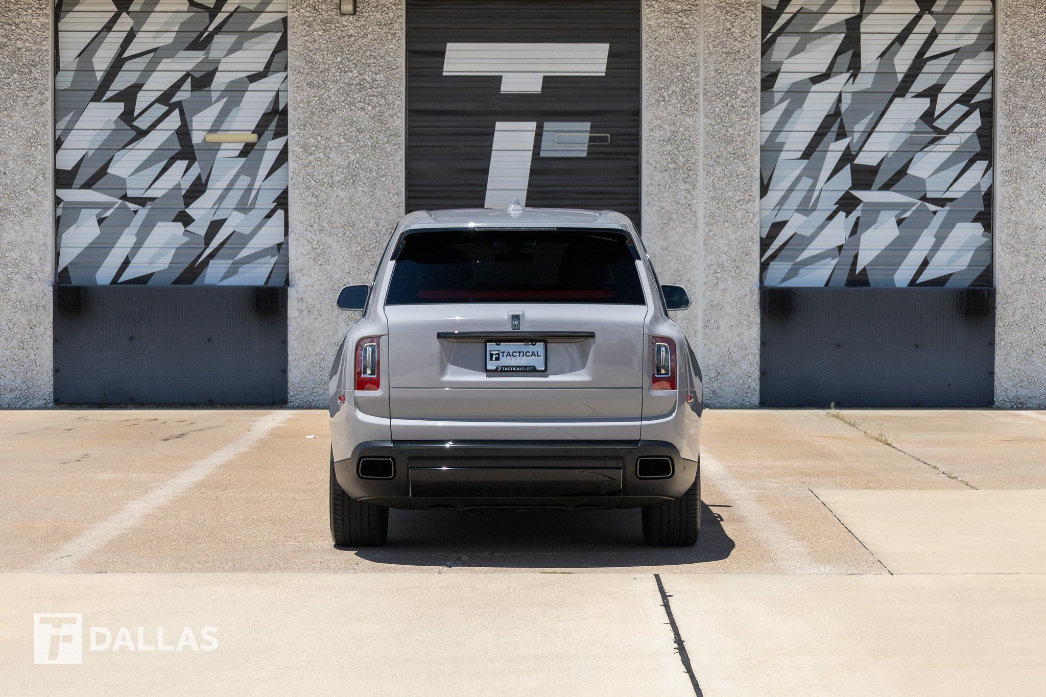Used 2022 Rolls-Royce Cullinan Black Badge w/ Dark Exterior Package AWD/4WD image 13