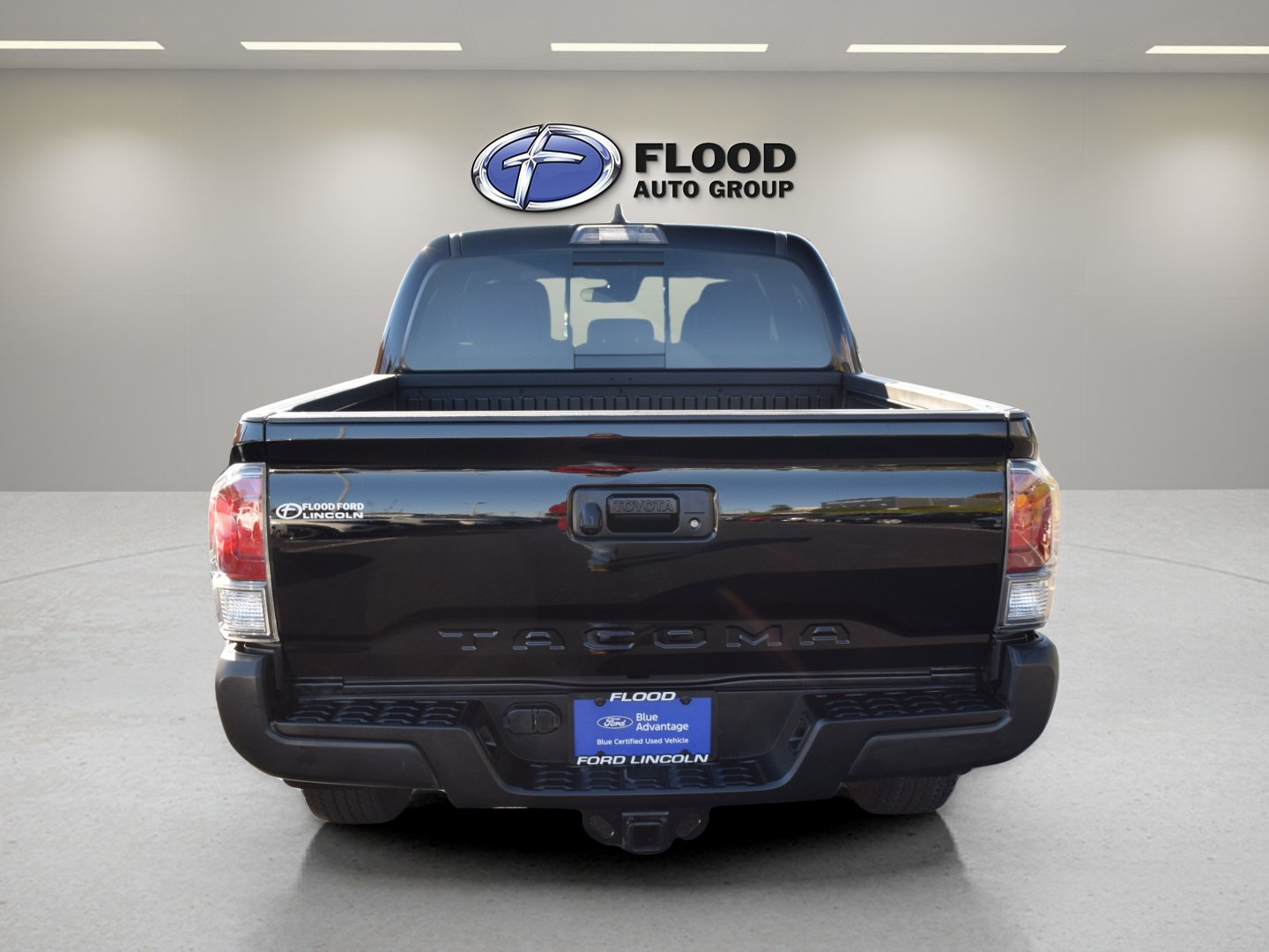 Used 2023 Toyota Tacoma TRD Off-Road AWD/4WD image 5