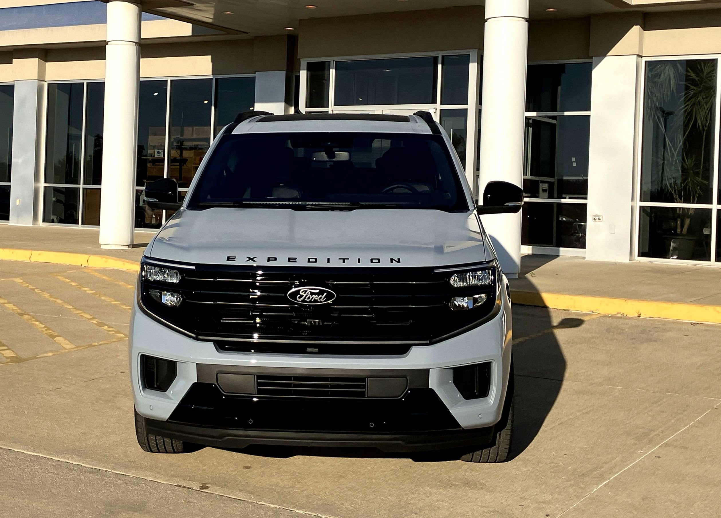 New 2025 Ford Expedition Platinum image 2