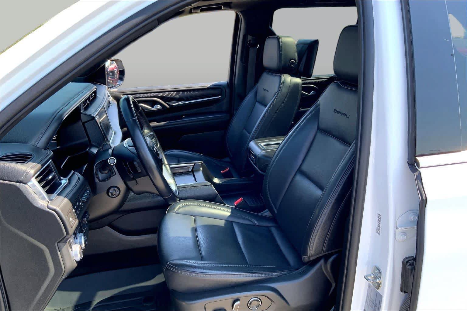 Used 2023 GMC Yukon Denali w/ Denali Reserve Package AWD/4WD image 8