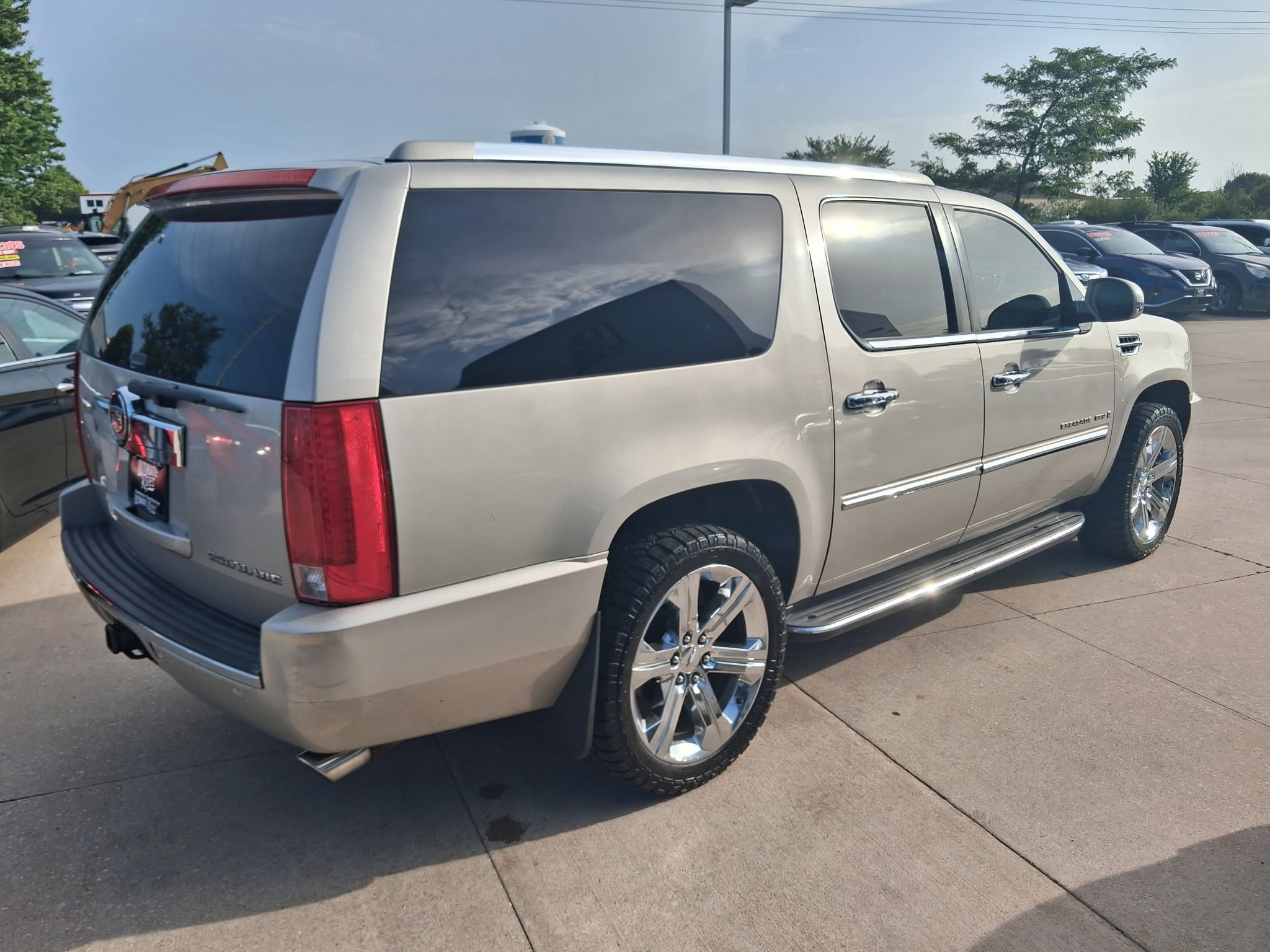 Used 2008 Cadillac Escalade ESV AWD image 9