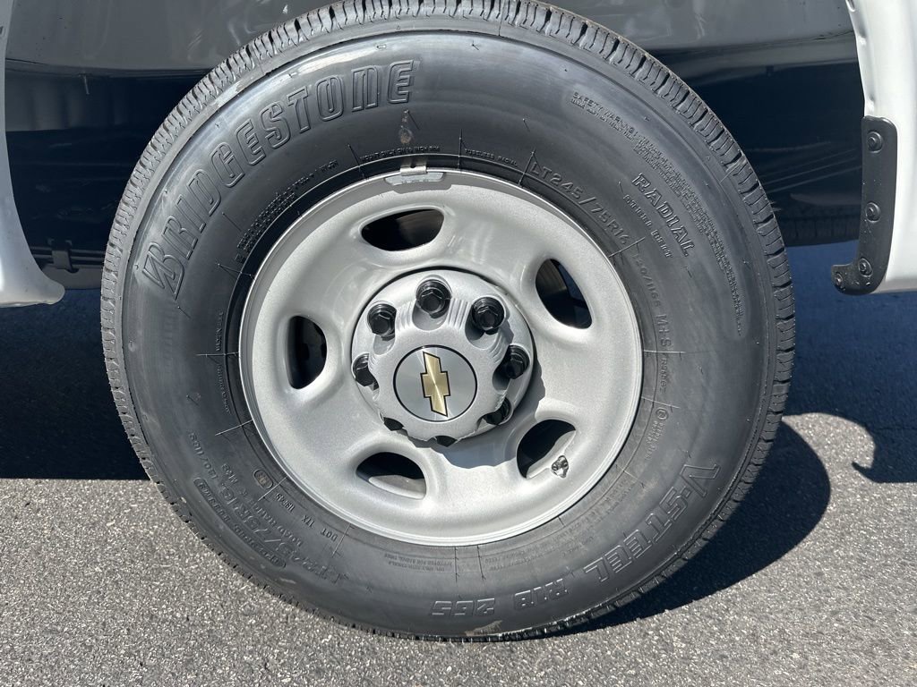 New 2025 Chevrolet Express 2500 Work Van w/ Driver Convenience Package image 28