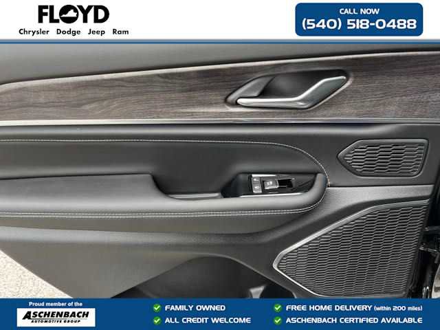 New 2025 Jeep Grand Cherokee L Overland w/ Luxury Tech Group IV image 25