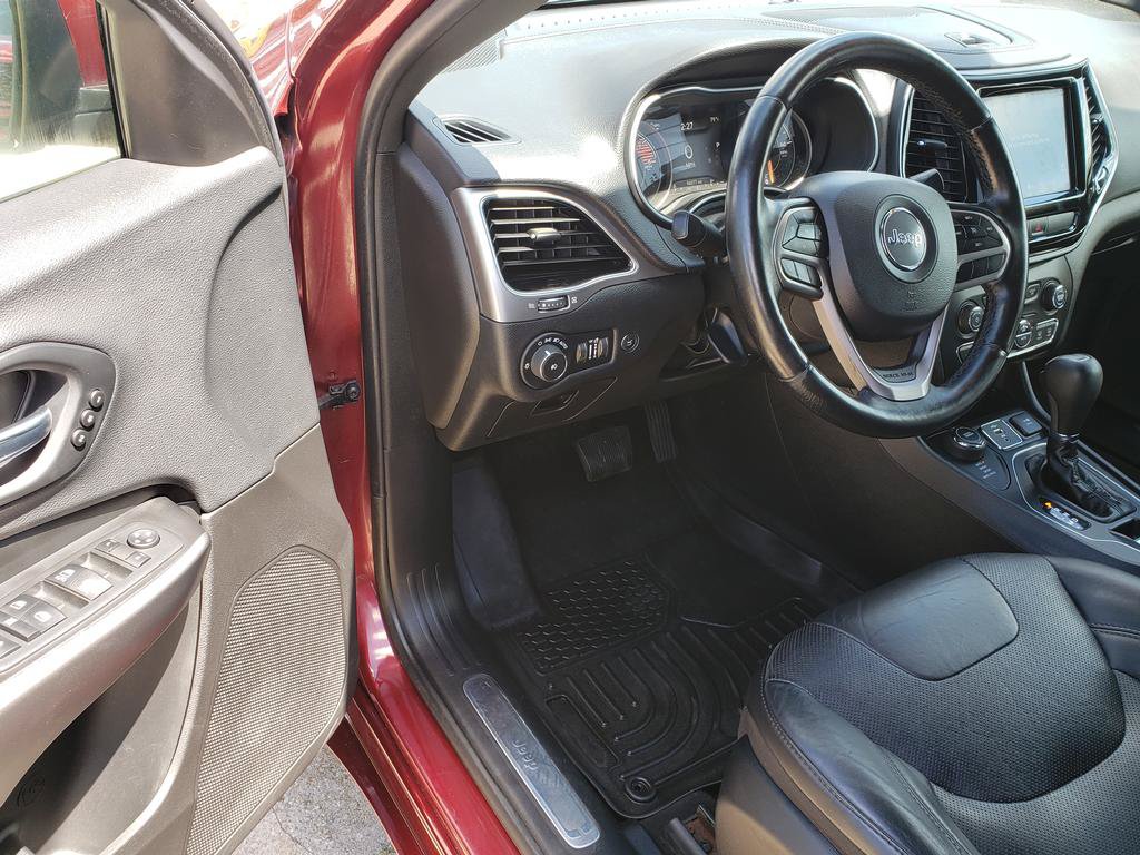 Used 2019 Jeep Cherokee High Altitude AWD/4WD image 12