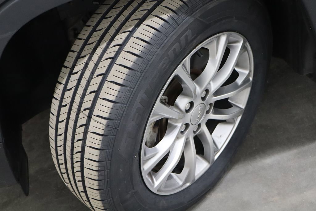 Used 2021 Jeep Cherokee Latitude Lux w/ Comfort/Convenience Group image 42