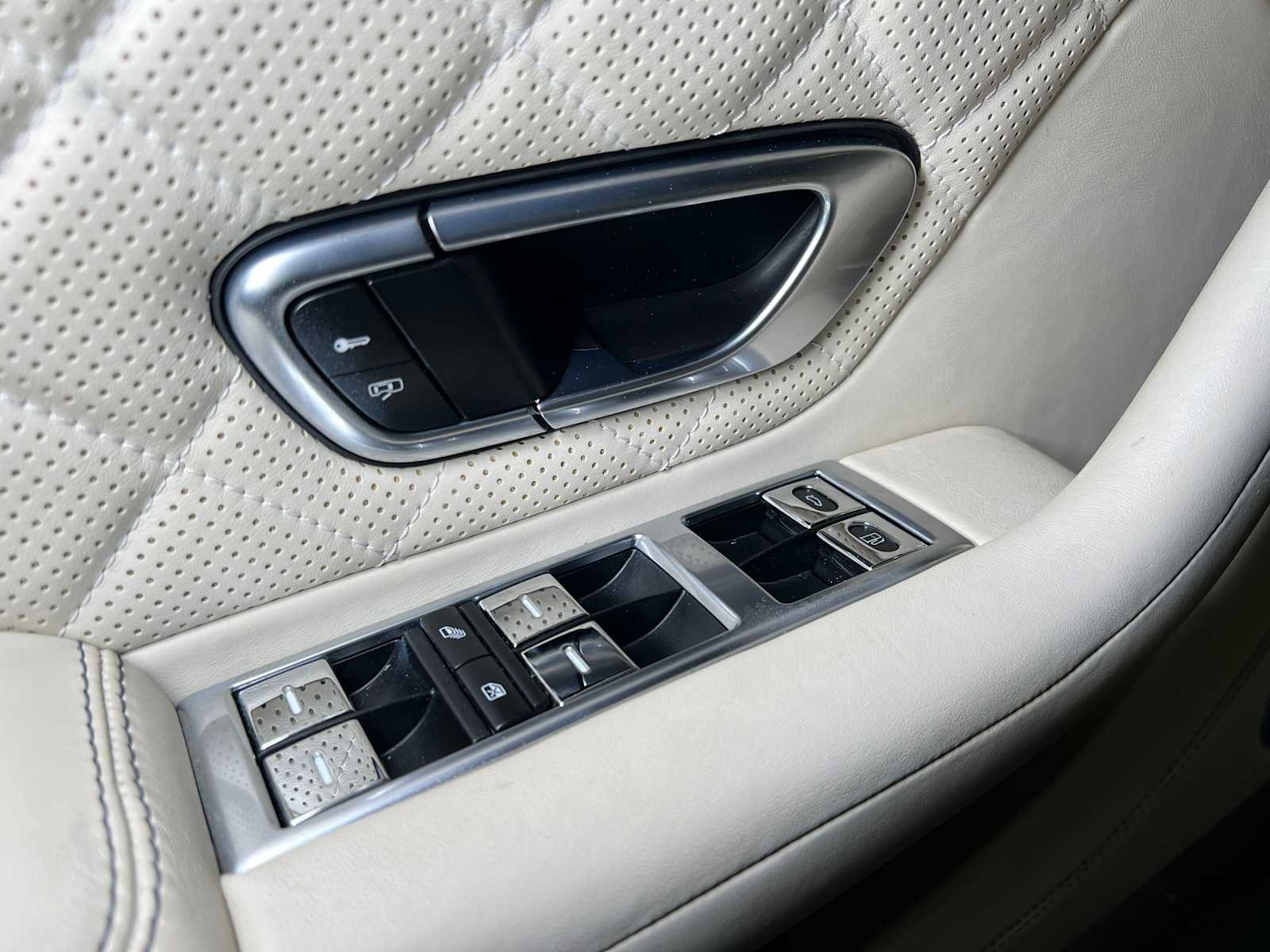 Used 2017 Bentley Continental GT image 22