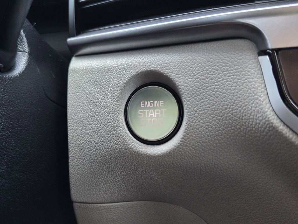 Certified 2025 Kia Sorento S image 22