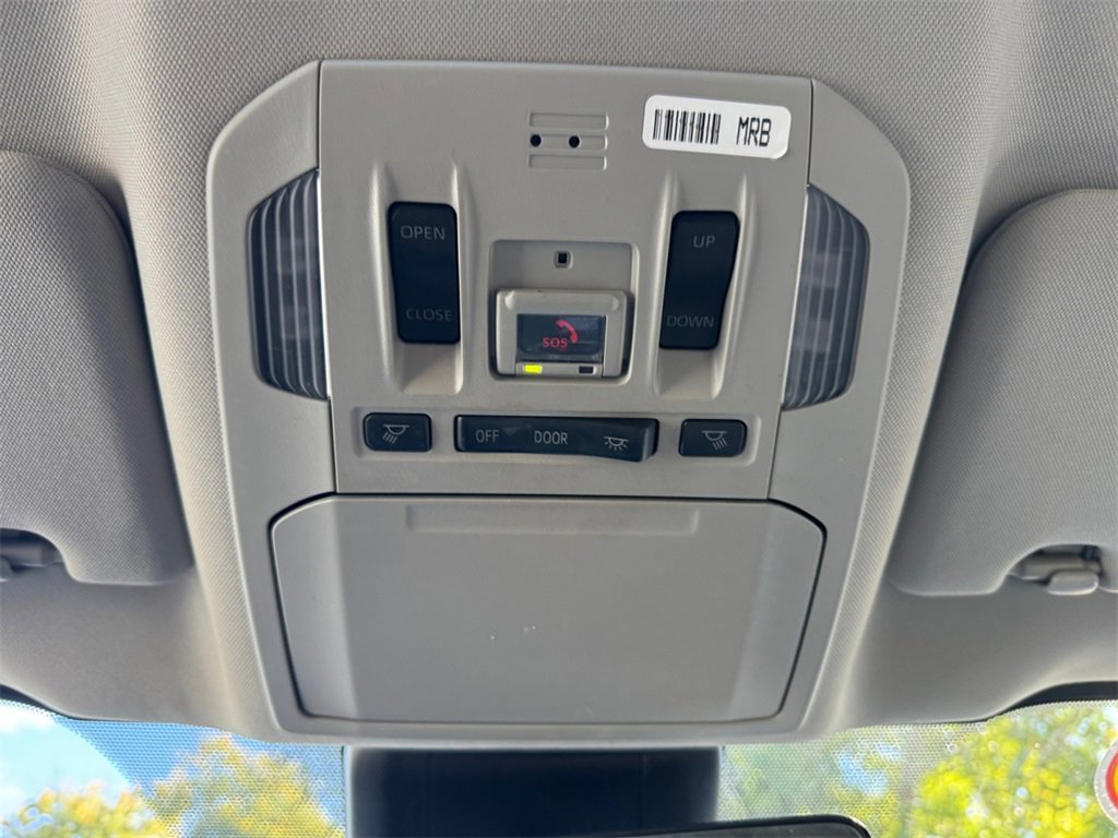 Used 2022 Toyota Highlander XLE image 26