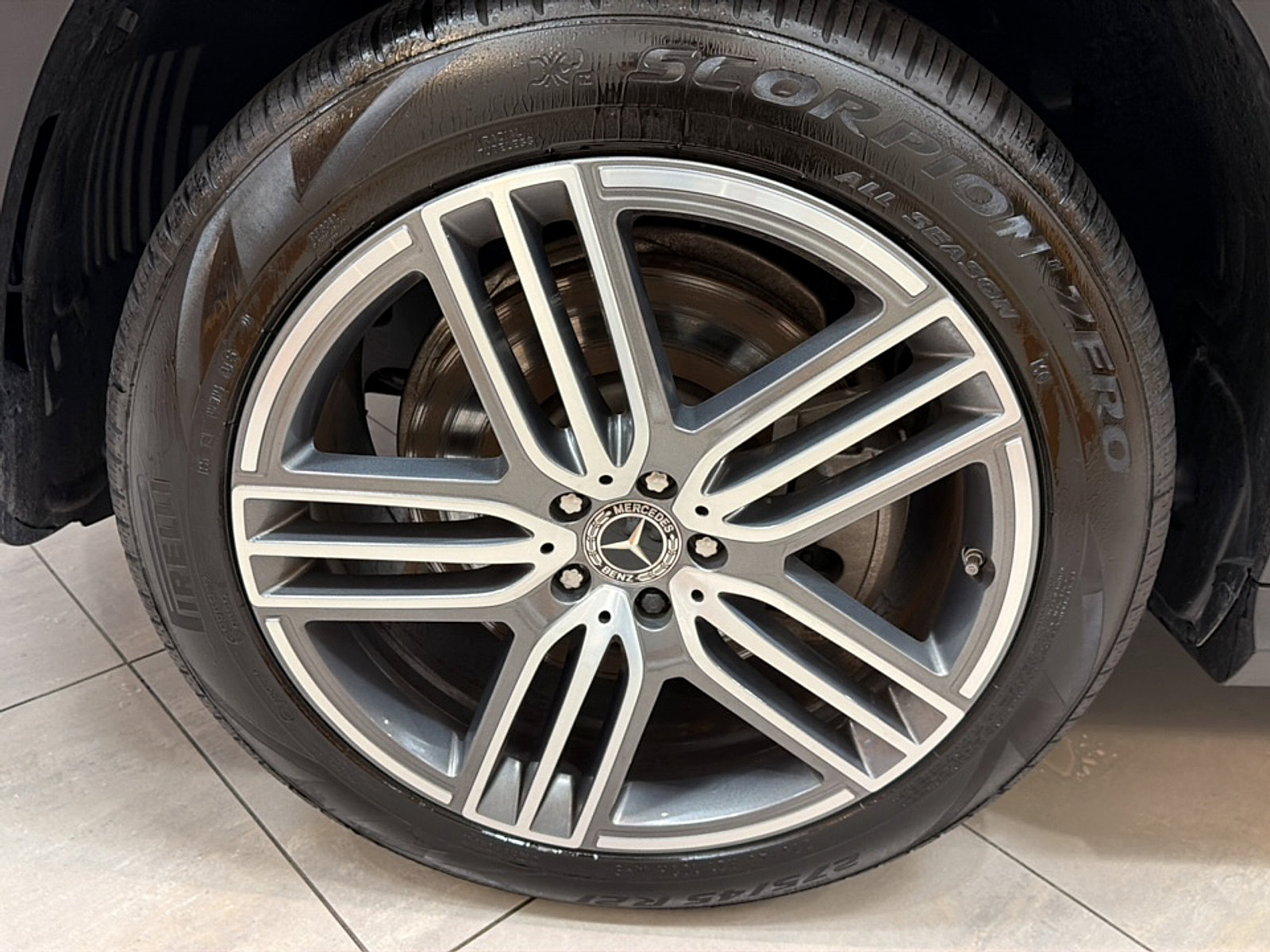 Used 2025 Mercedes-Benz GLS 450 4MATIC image 7