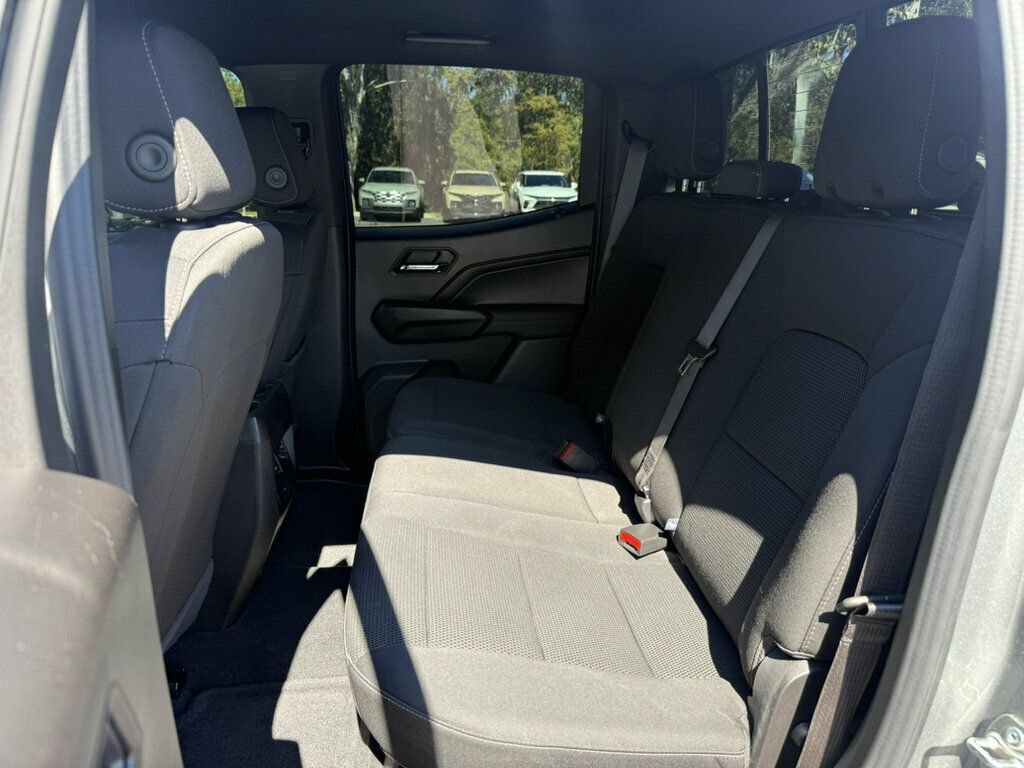 Used 2026 Chevrolet Colorado LT RWD image 7