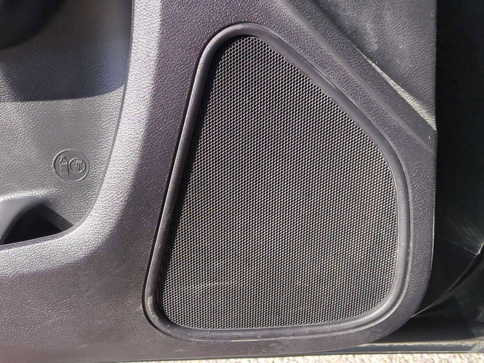 Used 2015 Chrysler 300 C Platinum w/ Harman/Kardon Audio Group image 25
