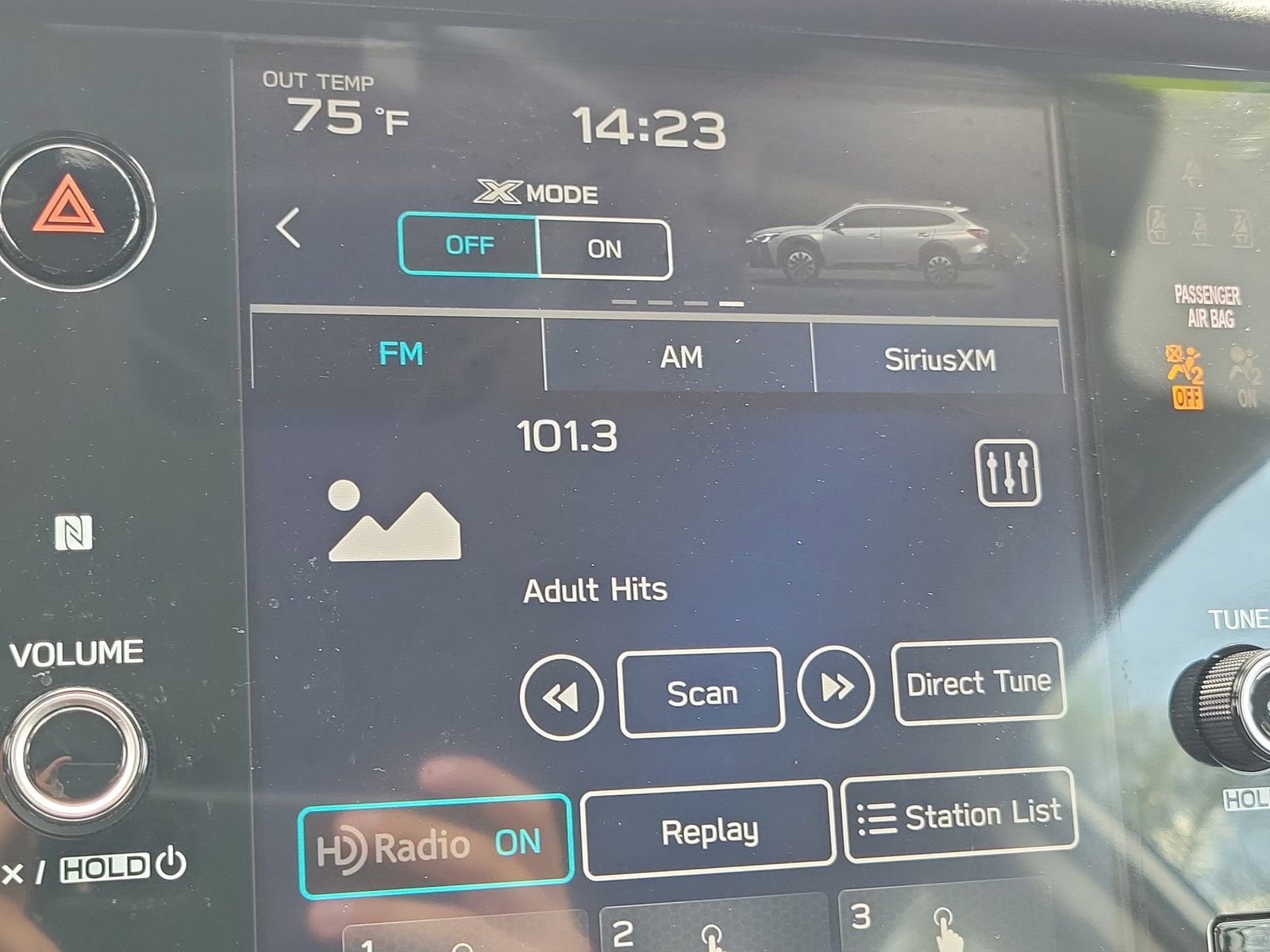 Used 2025 Subaru Outback Premium AWD/4WD image 13