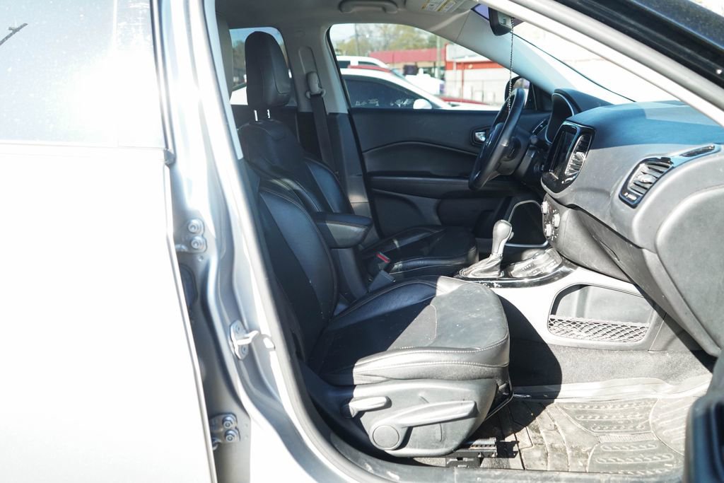 Used 2019 Jeep Compass Limited w/ Safety & Security Group image 31